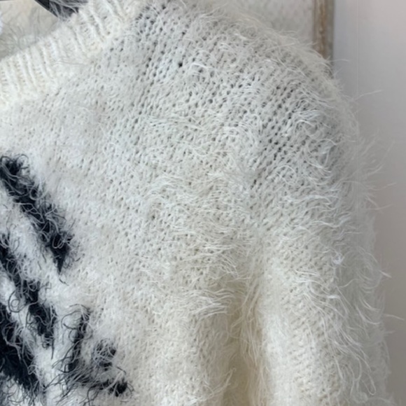 Hollister fuzzy/shaggy  sweater. M. - Picture 3 of 13